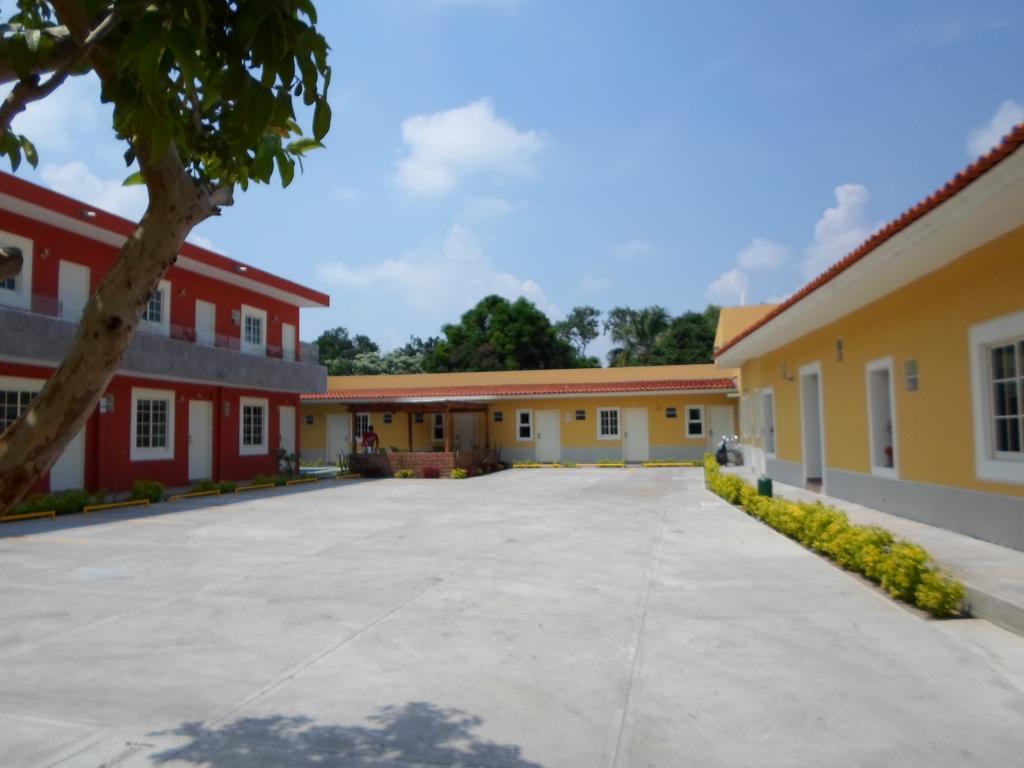 Hotel Montroi City Colima Eksteriør billede